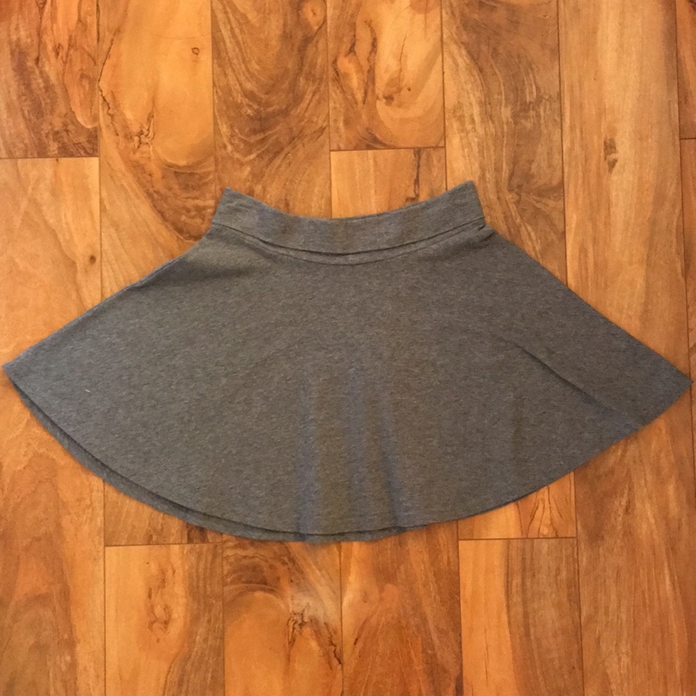 Child’s gray skater skirt